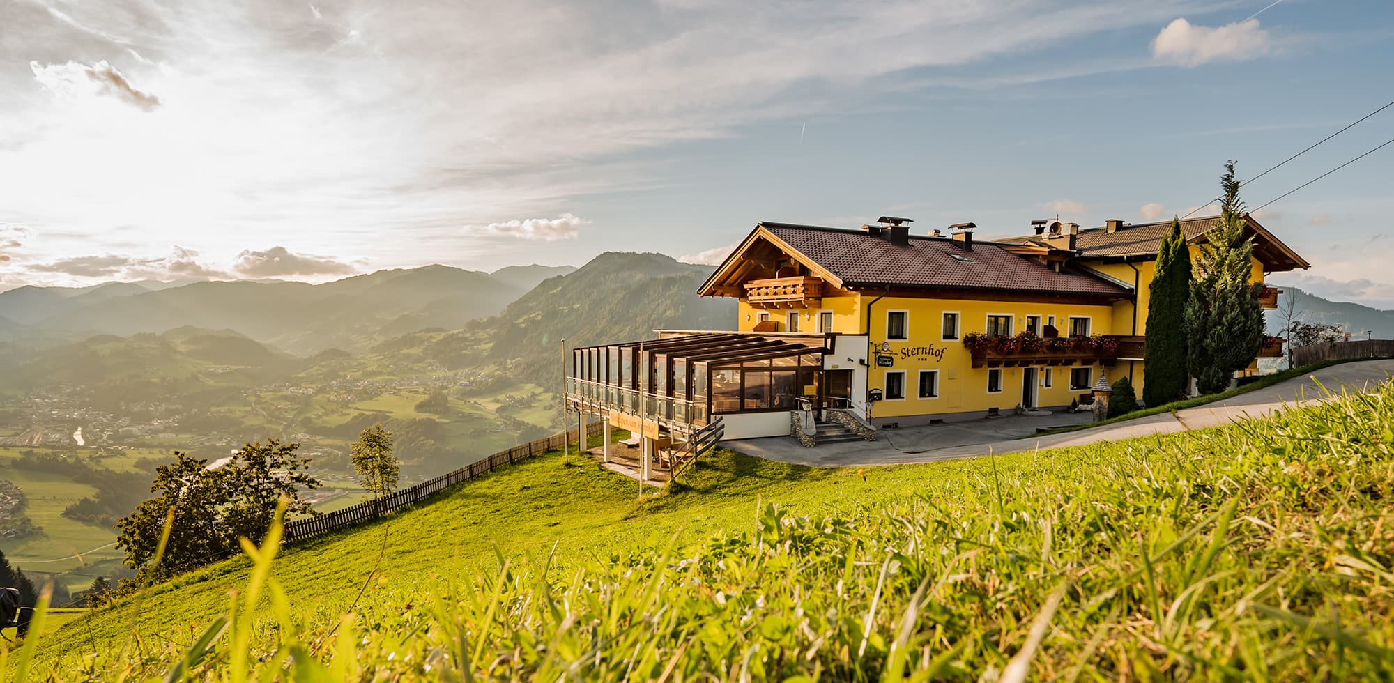 Hotel Stern am Berg mit traumhafter Panoramalage im Alpendorf in St. Johann im Pongau